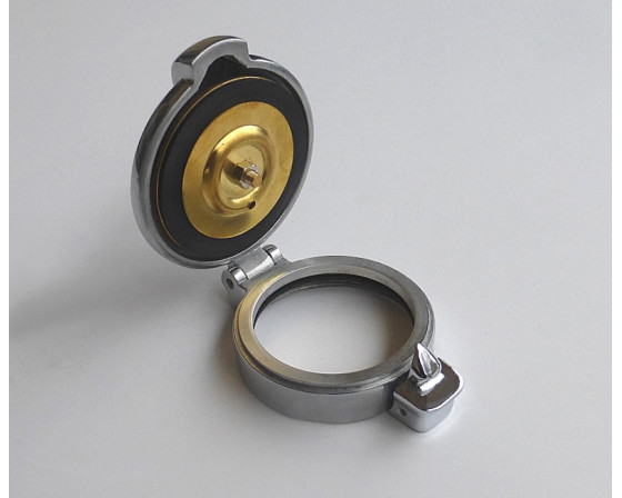 BOUCHON DE RESERVOIR MONZA MADE IN ENGLAND AVEC ADAPTATEUR TRIUMPH.