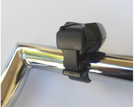 SUPPORT PRISE USB DE GUIDON ÉTANCHE POUR GUIDON Ø 22 ET 25.4 mm
